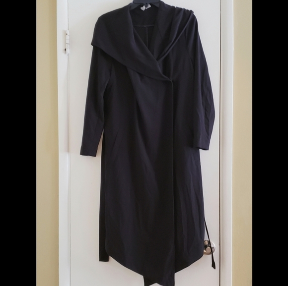 Hooded Long black coat - Picture 2 of 10